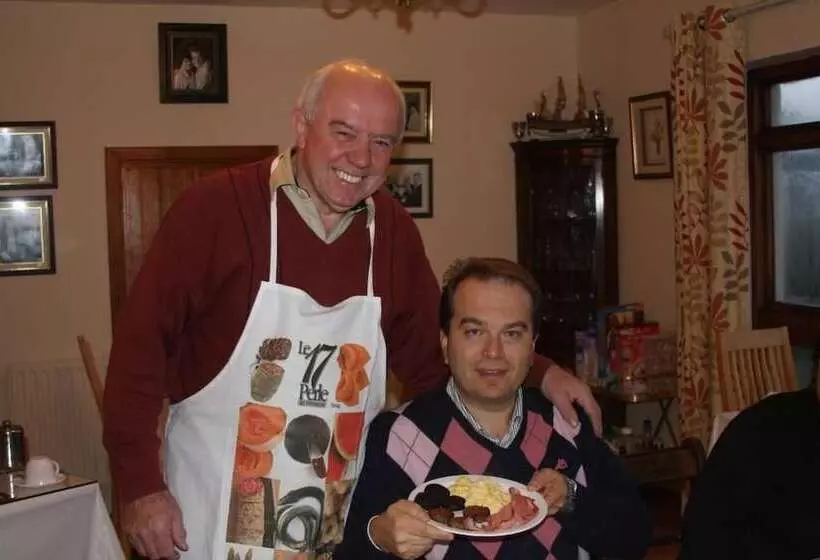Broadlands Bed And Breakfast