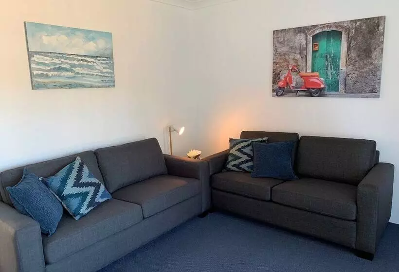 Mollymook Aquarius Apartments