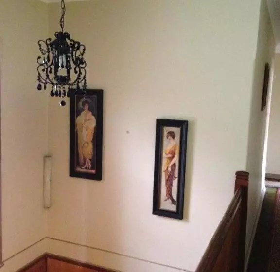 Walcha Royal Cafe & Accommodation