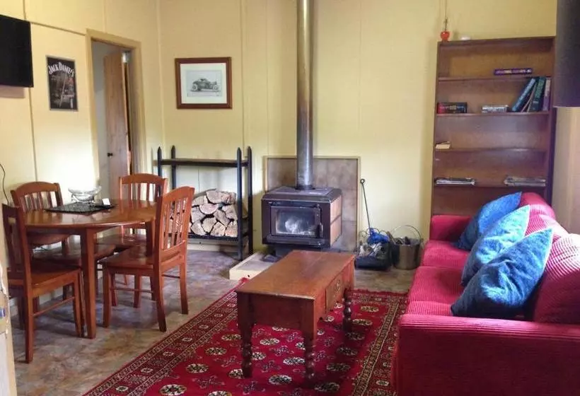 Walcha Royal Cafe & Accommodation