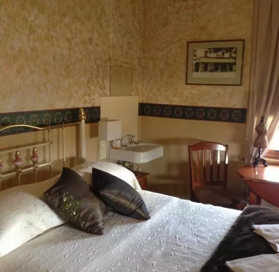 Walcha Royal Cafe & Accommodation