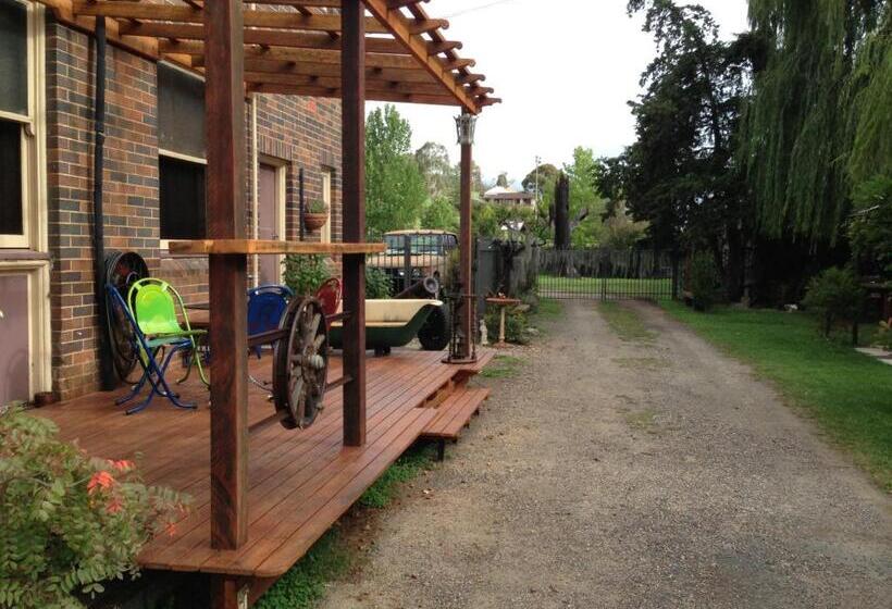 Walcha Royal Cafe & Accommodation