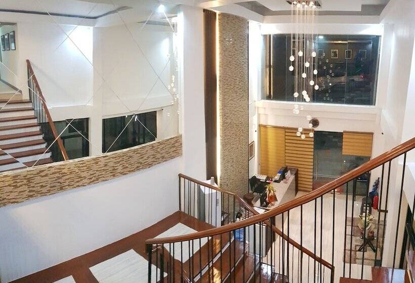 فندق North Tourist Inn