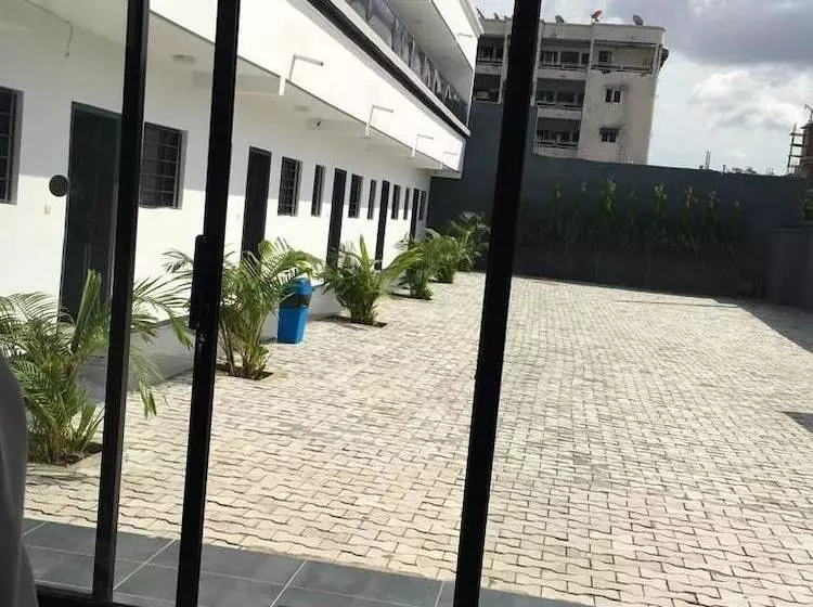 Karmen Residence