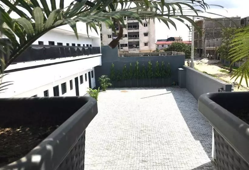 Karmen Residence