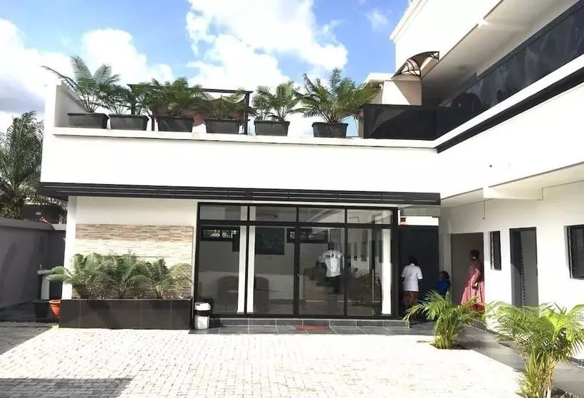 Karmen Residence