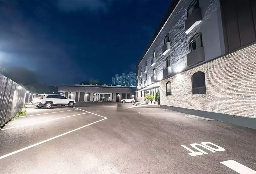 Patio Hotel & Monster Village
