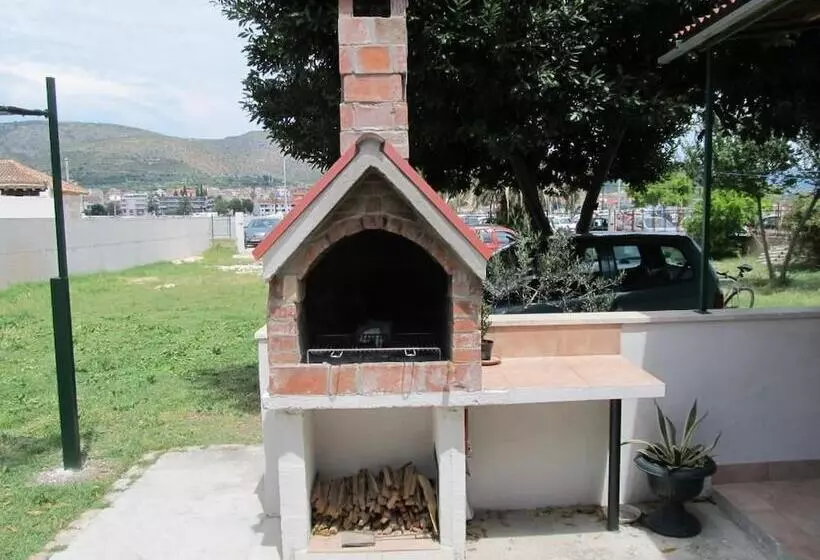 Majatalo Guesthouse Trogir Proto Free Parking