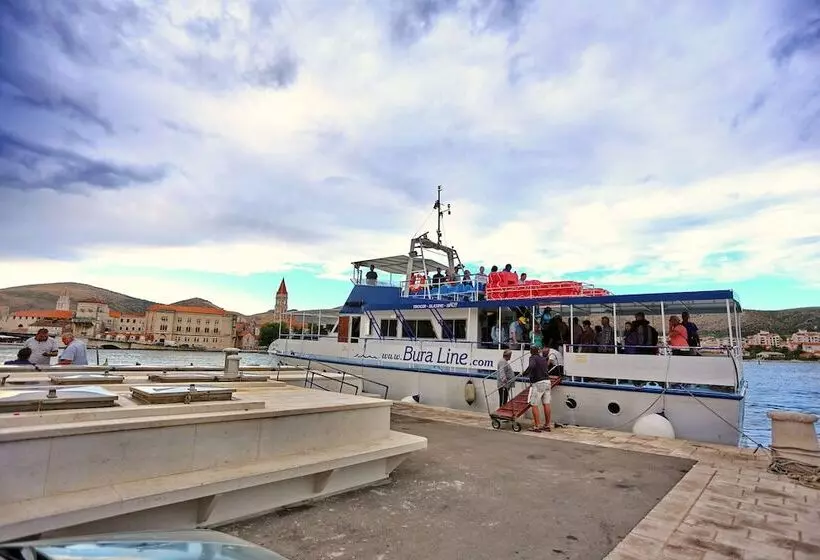 Majatalo Guesthouse Trogir Proto Free Parking
