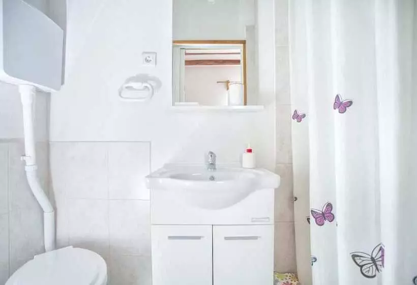 Majatalo Guesthouse Trogir Proto Free Parking