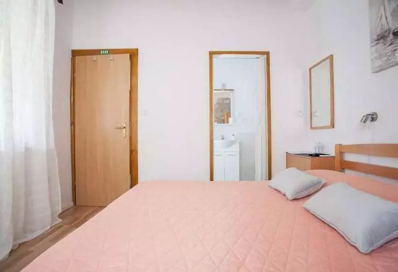Majatalo Guesthouse Trogir Proto Free Parking