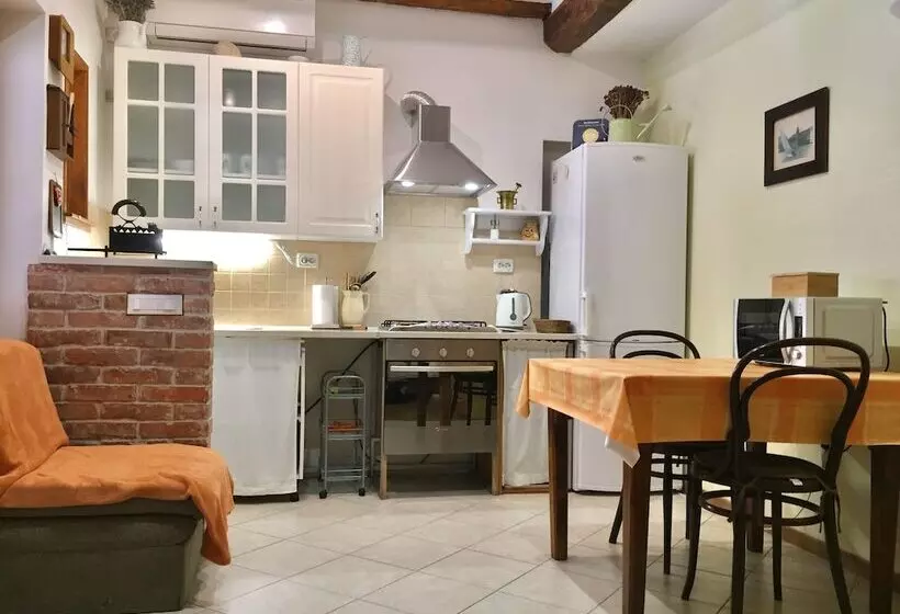 Majatalo Guesthouse Trogir Proto Free Parking