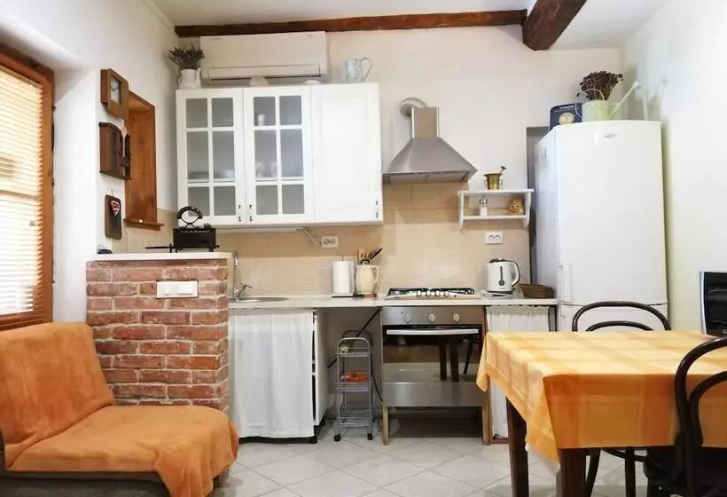 Majatalo Guesthouse Trogir Proto Free Parking