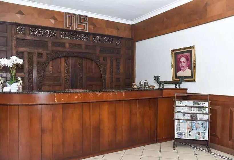 Majatalo Reddoorz Near Kampung Warna Warni