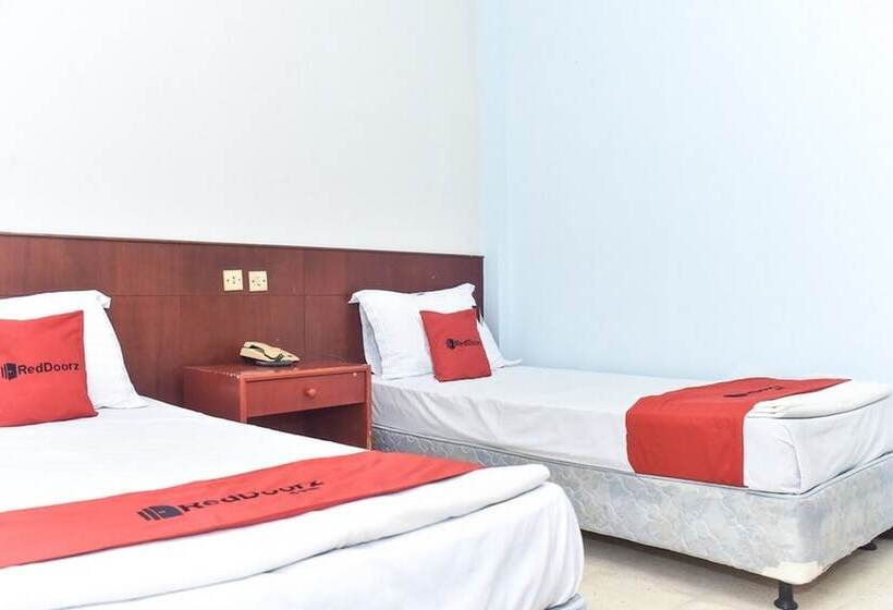بنسيون Reddoorz Near Kampung Warna Warni