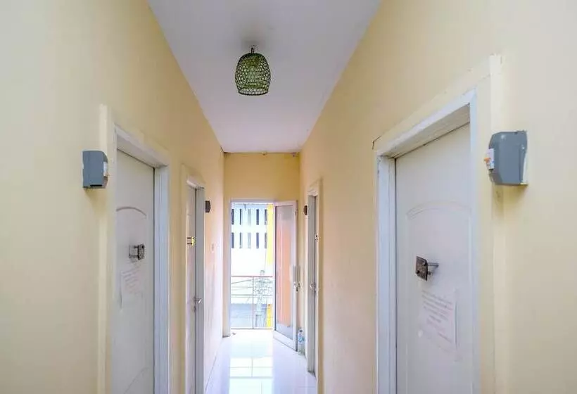 ペンション Reddoorz @ Pengayoman Panakkukang 2