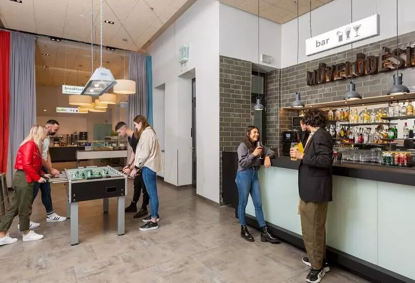 ユースホステル a&o Budapest City