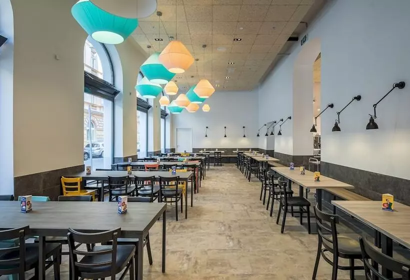 ユースホステル a&o Budapest City