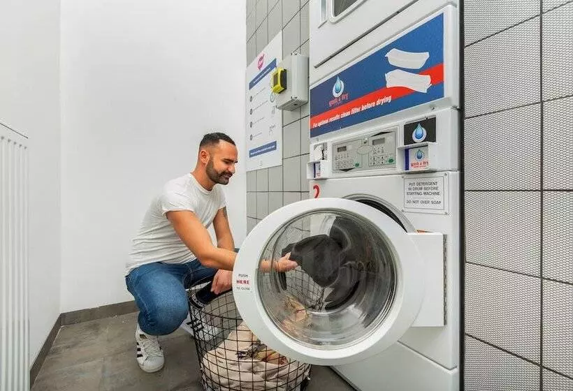 ユースホステル a&o Budapest City