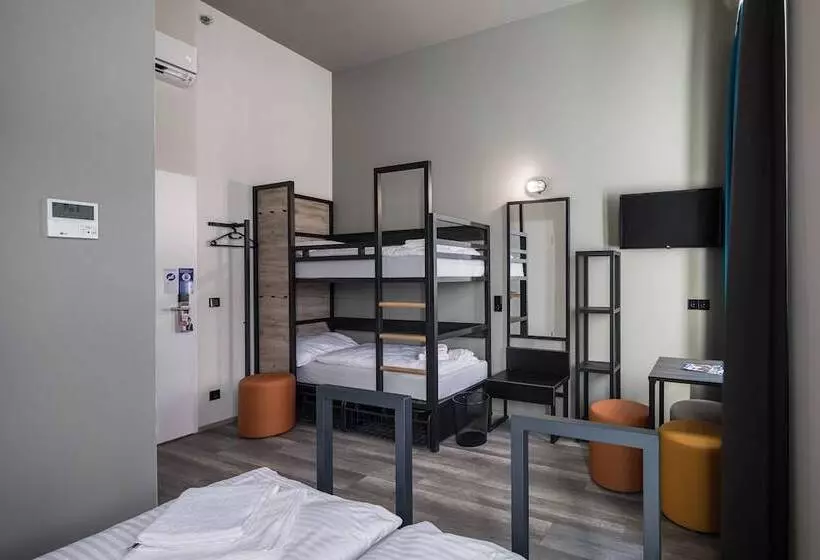 ユースホステル a&o Budapest City