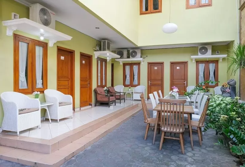 هاستل Army Look Syariah By Oyo Rooms