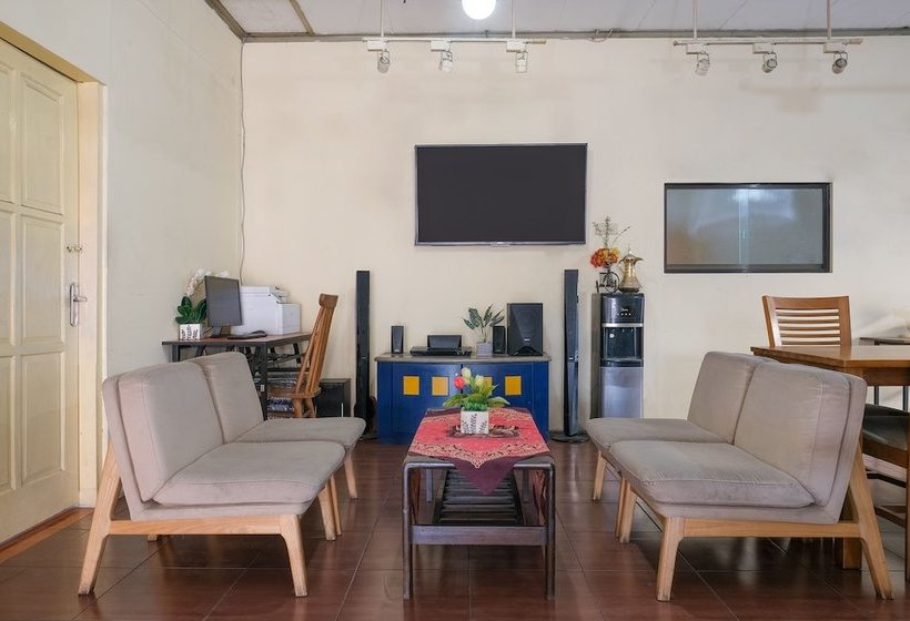 הוסטל Army Look Syariah By Oyo Rooms