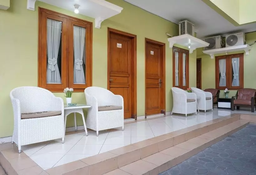 هاستل Army Look Syariah By Oyo Rooms