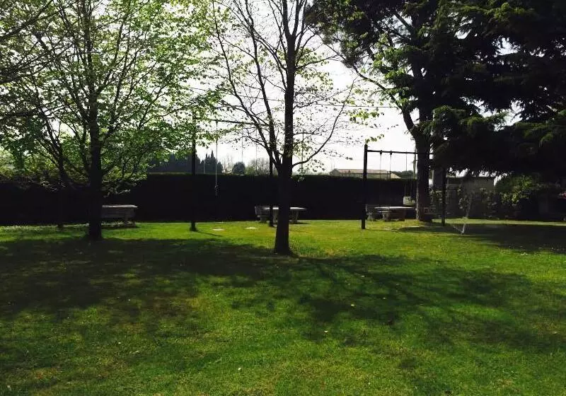 Hostelli Parc Hotel Casa Mia