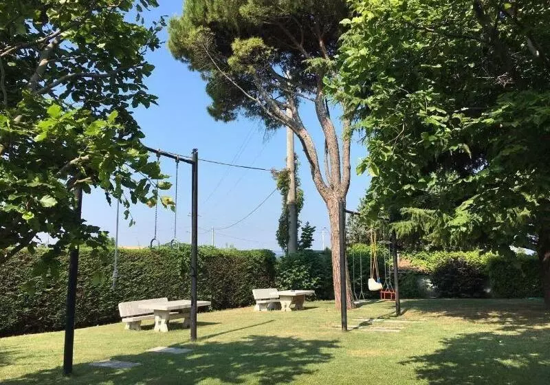 Hostelli Parc Hotel Casa Mia