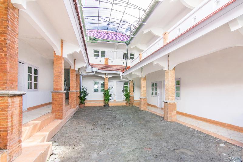 Hotel Dinda Guesthouse By Oyo Rooms