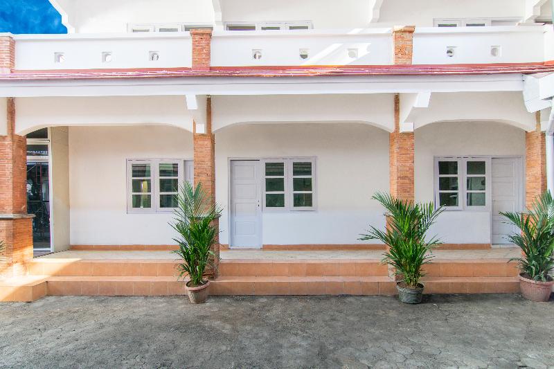 Hotel Dinda Guesthouse By Oyo Rooms