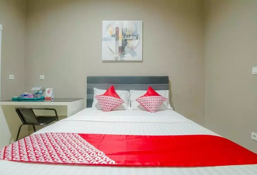 Hotelli Oyo 871 Aira Costel