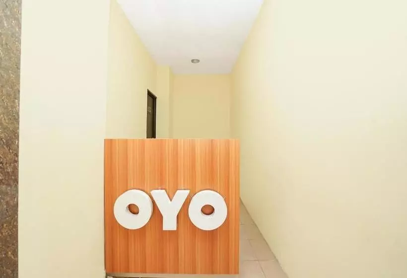 ホテル Oyo Flagship 910 Menara Rungkut Surabaya