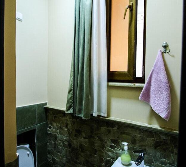 Retro Hostel & Tours