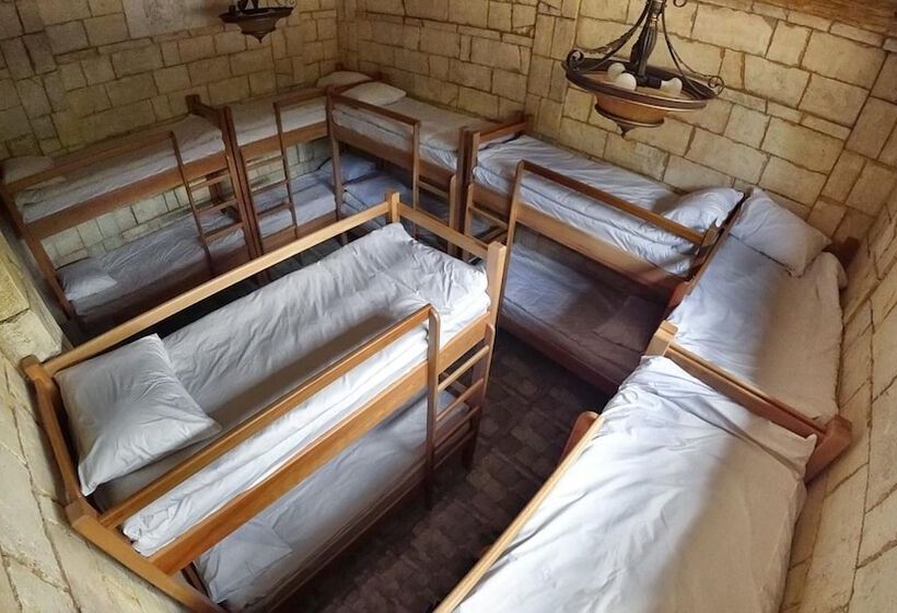 Retro Hostel & Tours