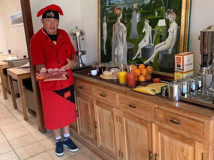 تختخواب و صبحانه Casa Chico