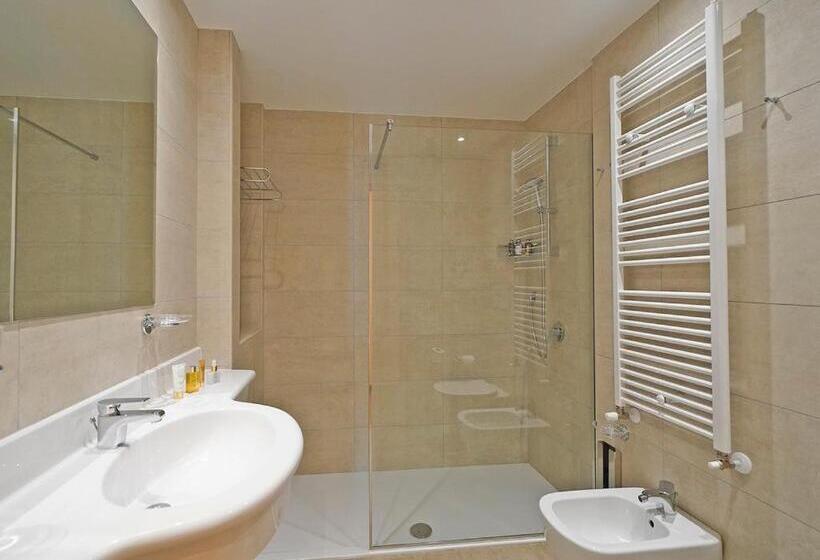 Хостел Residence Dany Appartamenti Con Cucina Vista Lago Piscina E Parcheggio