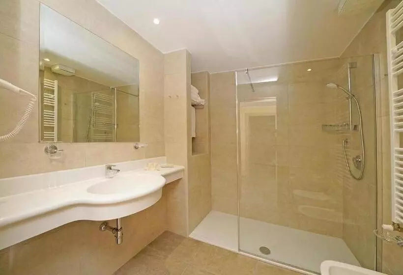 Hostelli Residence Dany Appartamenti Con Cucina Vista Lago Piscina E Parcheggio