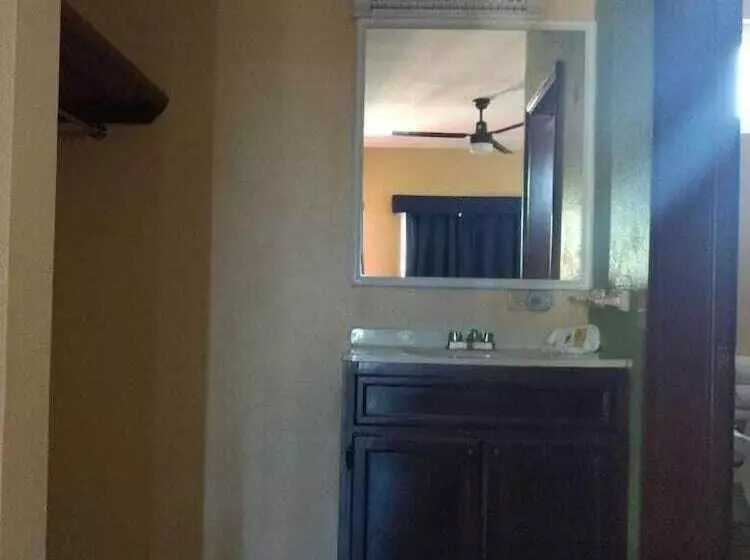 ホテル Cactus Inn Los Cabos