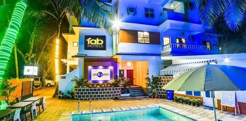 Fabhotel K7 Trends With Pool, Baga Beach