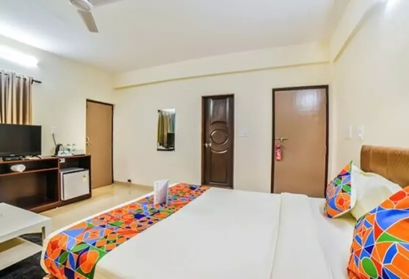 Fabhotel K7 Trends With Pool, Baga Beach