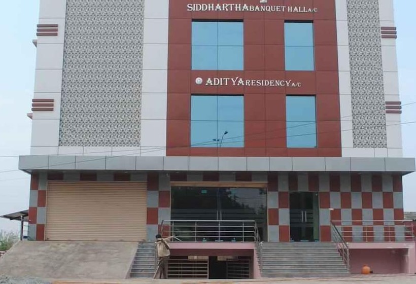 هتل Iroomz Aditya Residency