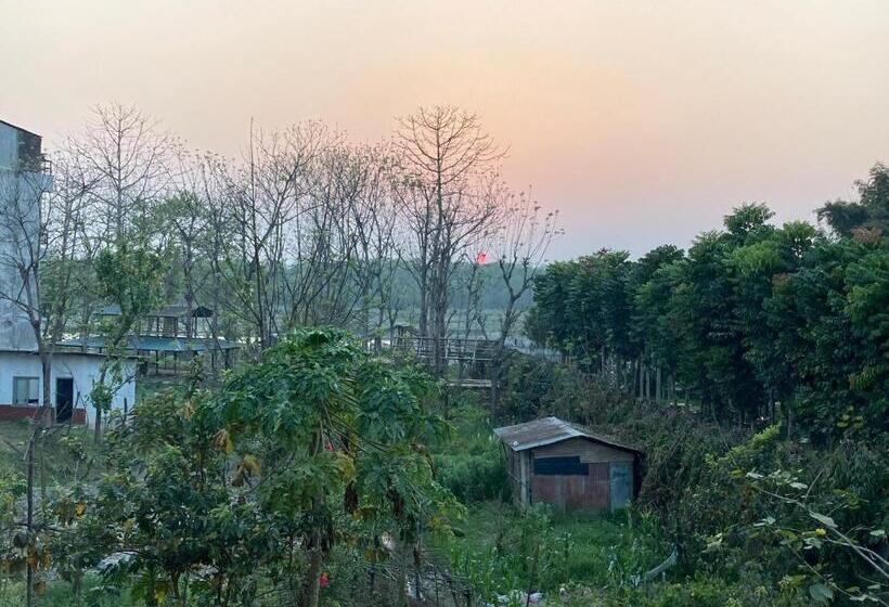 هتل Sauraha Guest House