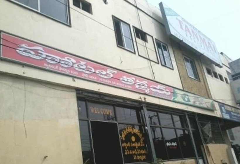 Iroomz Hoteltanmai Residency