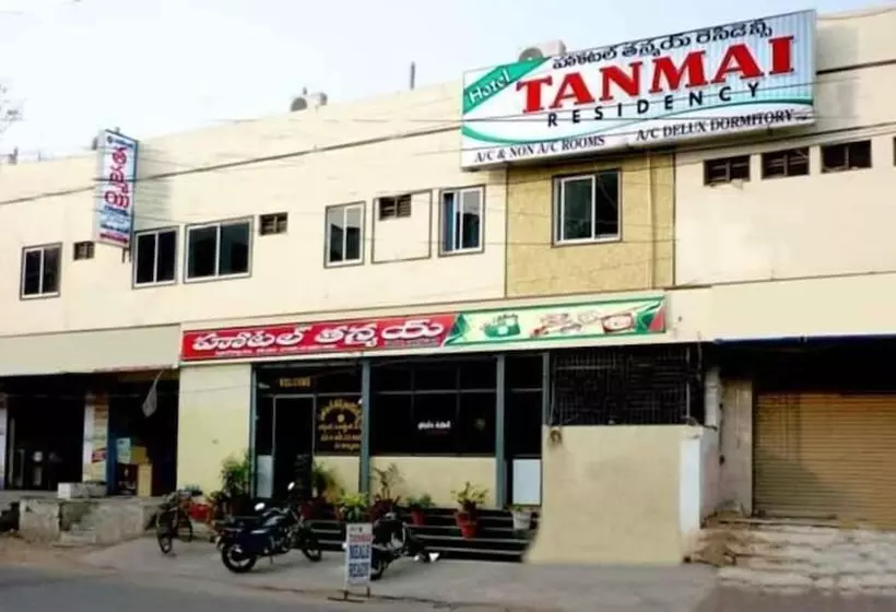 Iroomz Hoteltanmai Residency