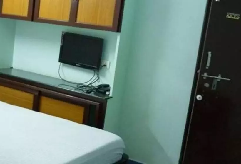 Iroomz Hoteltanmai Residency