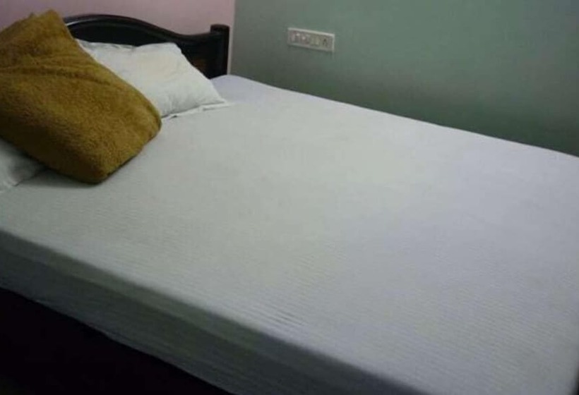 Iroomz Hoteltanmai Residency