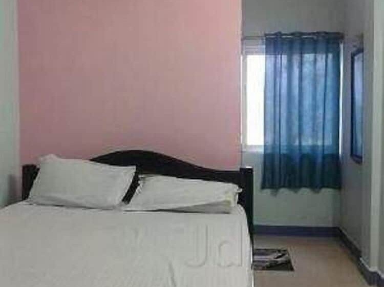 Iroomz Hoteltanmai Residency