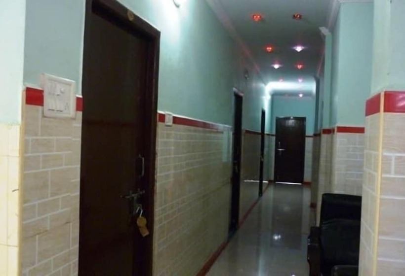 Iroomz Hoteltanmai Residency