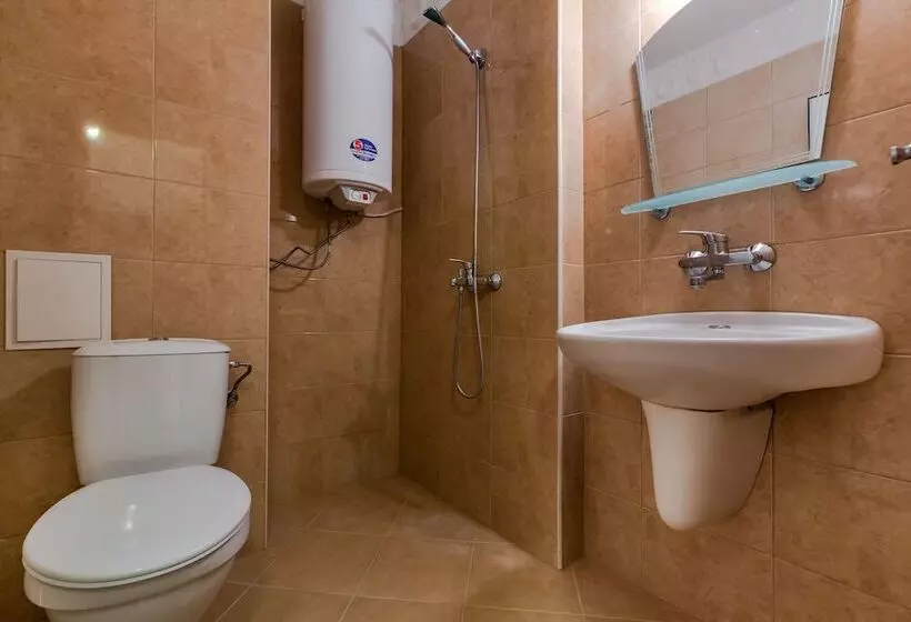 ペンション Family Triple Room In Dafinka Guest House